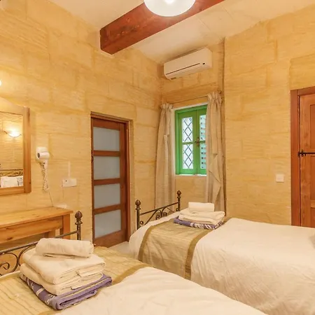 Gozitan Farmhouse With Pool - Pp 3 - Happy *